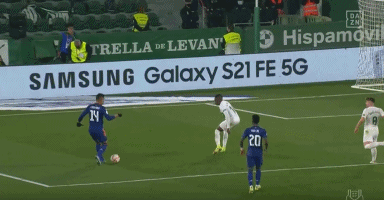 启蒙教练：维尼修斯一直有点叛逆，他应该学会控制和收敛脾气