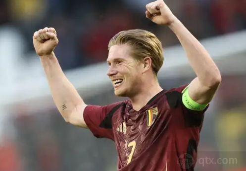 官方：前柏林联合主帅菲舍尔执教美因茨，双方签约至2028年