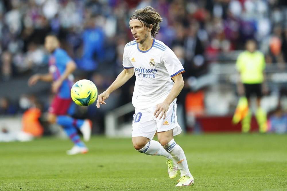 姆巴佩在圣马梅斯闪耀：一记游戏般的进球助力皇马取胜