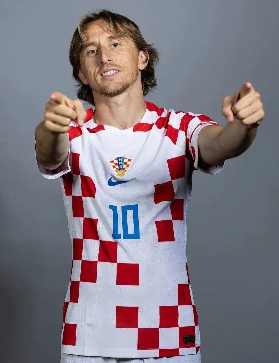 克里斯替补登场仅一分钟，就为我们扳平了比分！